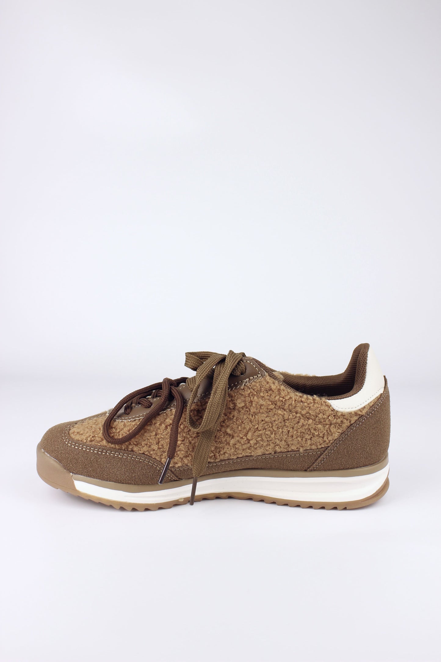 Sneakers - 1912 Camel