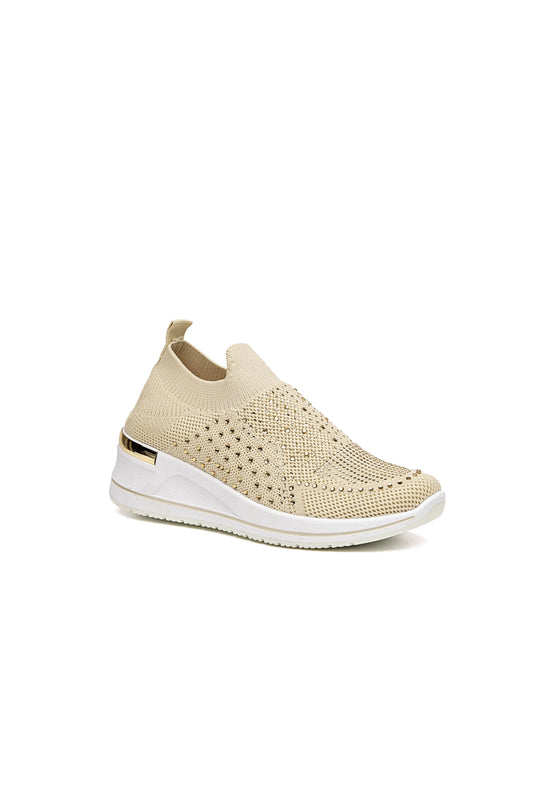 Sneaker slip-on ISABAC beige: tomaia in maglia con perforazioni decorative, suola bianca. 


Dettagli prodotto
• Made in China
• Materiali: Vegano (Materiali sintetici)