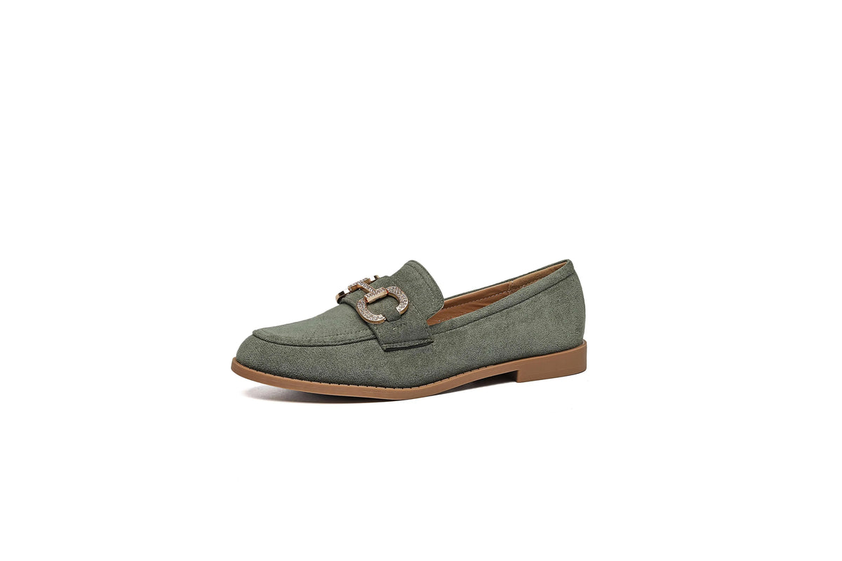 Mocassino in camoscio vegano con fibbia metallizzata con dettagli brillanti, punta tonda e classico design.


Dettagli prodotto
• Made in China
• Materiali: Vegano (Materiali sintetici)