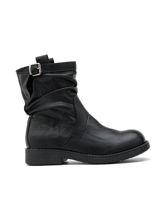 Stivaletto ISABAC in morbida ecopelle nera, design classico, chiusura laterale con fibbia.

Dettagli prodotto
• Made in China
• Materiali: Vegano (Materiali sintetici)