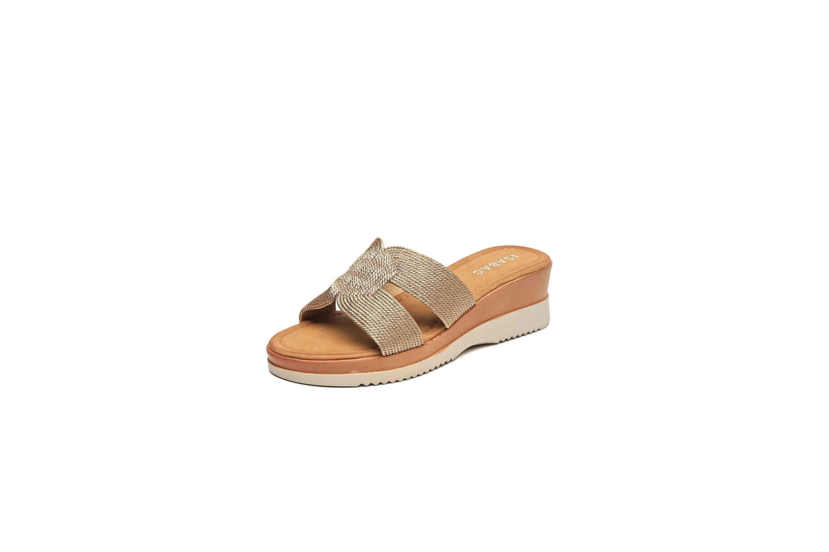 Sandalo zeppa ISABAC con fasce incrociate in tessuto stile metallizzato.


Dettagli prodotto
• Made in China
• Materiali: Vegano (Materiali sintetici)